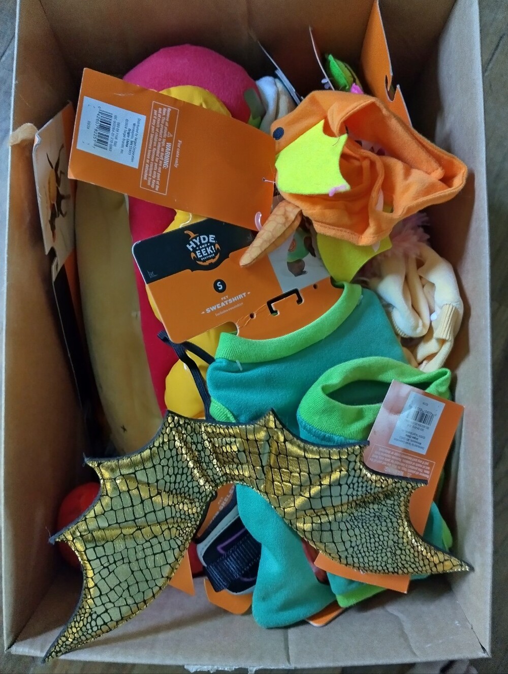 Pet Halloween Reseller Box – 21 New Items NWT – Costumes & Toys – Retail $238